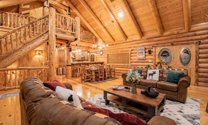 Highland Cabina | The Moose & Bear Cabin at Timpanogos