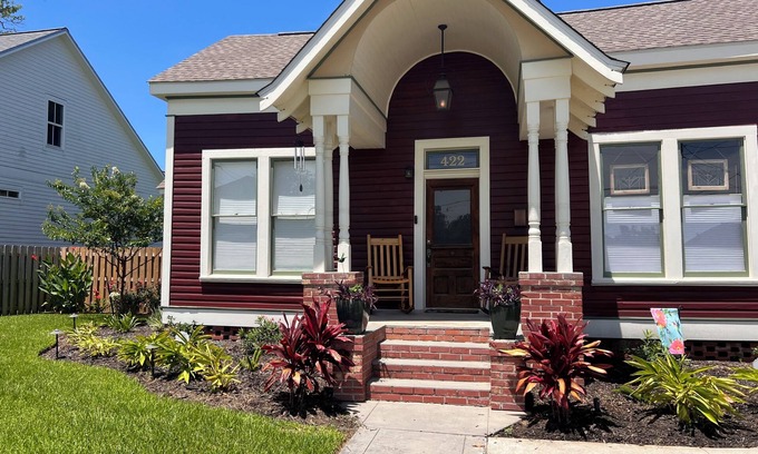 Lake Charles Casa | The Moss House! 1900's Victorian House in Lake Charles