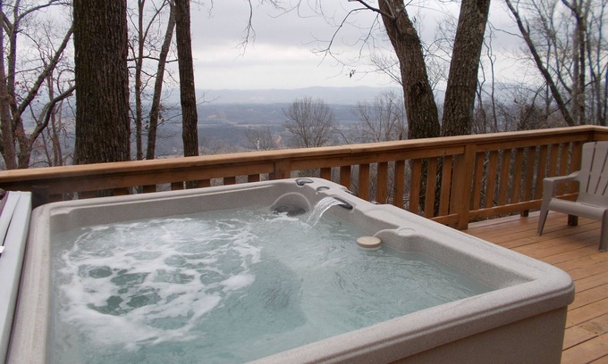 Rising Fawn Cabina | Vistas a la montaña increíblemente renovadas con bañera de hidromasaje