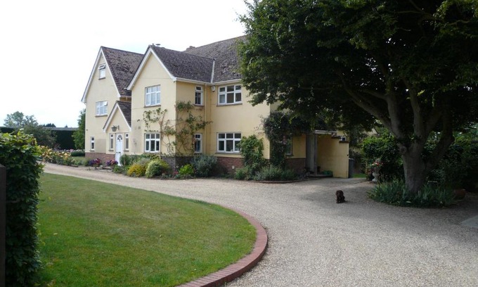 Baldock Cama Y Desayuno | The Newnham White House