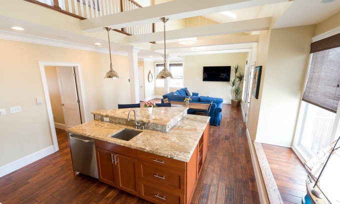 Yachting Village Casa | The Newport Lofts - 546 Thames Street