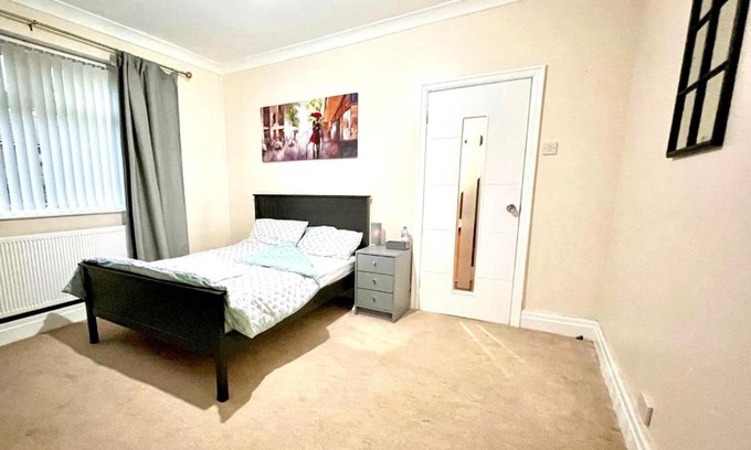 Kearsley Casa | The Nights Away