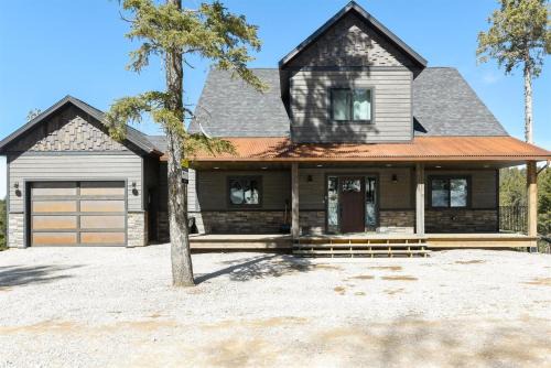 Lead Casa | The “Nitz” Carlton