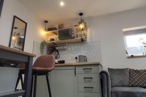 Taunton Casa | The Nook: Self Contained Annex