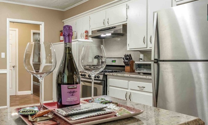 Norman Casa | The Norman Gameroom - 3 BR 2 Bath home 2 blocks from campus