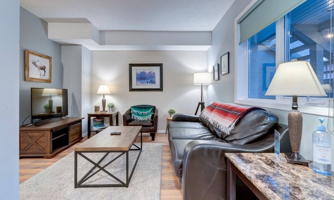 Canmore Villa | The Norquay | Pet-Friendly 2 Bed + Mtn View