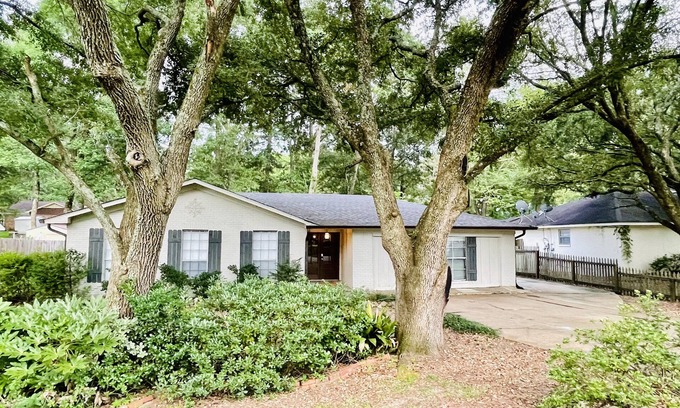 Flowood Casa | ⭐️The Oak House at the Rez ⛵️