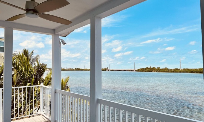 Bay Point Casa | The oasis-waterfront house