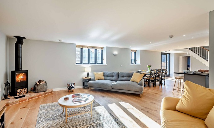 Hawkedon Casa | The Oat Barn - Tres Habitaciones Casa, Capacidad 6