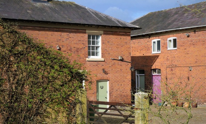 Ellesmere Casa | The Old Gun Room
