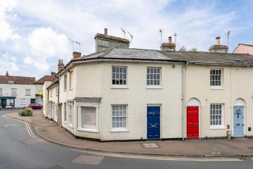 Clare Casa | The Old Shoe Shop, 5 Well Lane