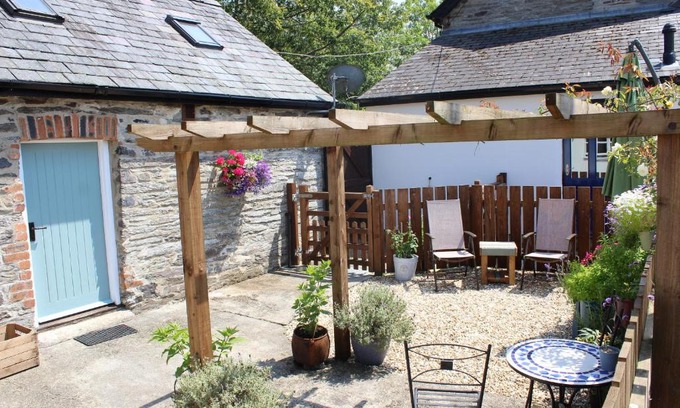 Newcastle Emlyn Casa | The Old Stables Aberporth