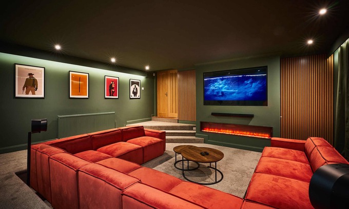 Alyth Casa | The Old Stables - Hot Tub, Sauna and Cinema