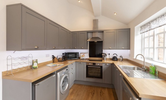 Chesterfield Cabaña | The Olde Coach House