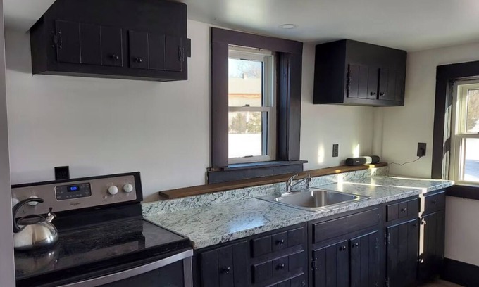 East Granby Casa | The Olde Tobacco Barn - East Granby close to airport, restaurants & things to do