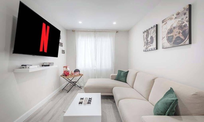 Rosemont-La Petite-Patrie Apartamento | The Olympic Stadium Cozy 2 king size beds