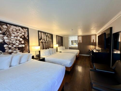 Ukiah Hotel | The Orchard Hotel Ukiah Wine Country Free Breakfast, Pool, & Hot Tub