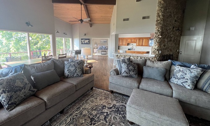 Lakeview Casa | The Ott House