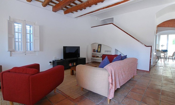 Vilassar de Mar Chalet De Esquí | The painter's home · Charming house w/ terrace, sea views & 2 min beach