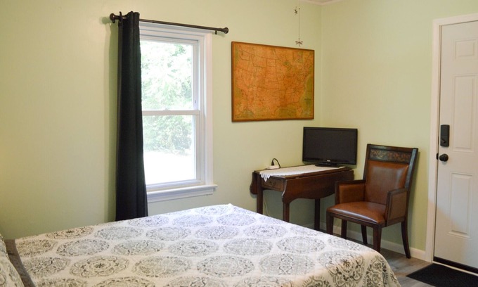 Franklin Apartamento | The Parlor in the Pines - getaway studio