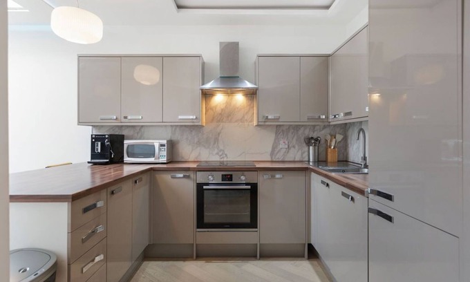 Kilburn Apartamento | The Pearl - Luxury 5* Home with Park View