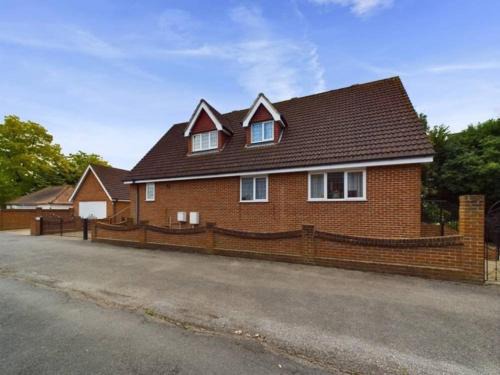 Staines Casa | The Penton Guest House