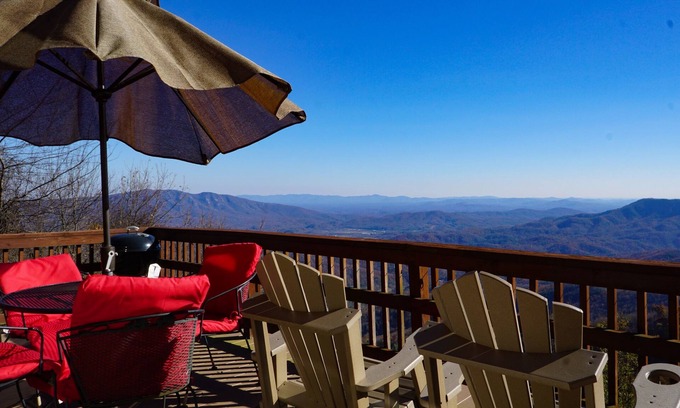 Little Switzerland Cabina | Memorial Weeknd especial !! La perca de cabina con bañera de hidromasaje y vista panorámica de hierba