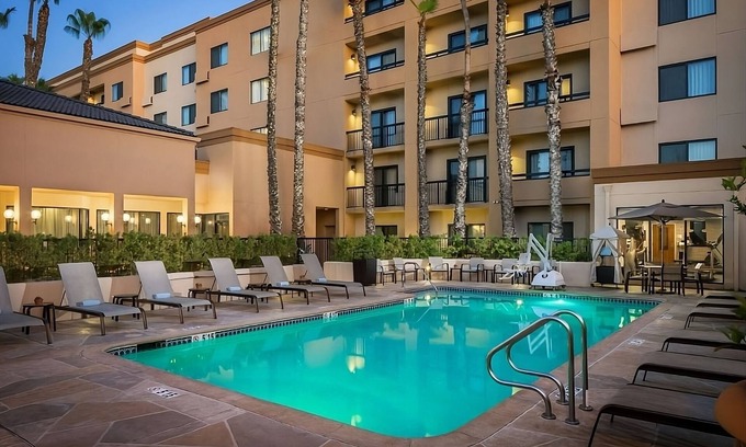 Laguna Hills Complejo | The Perfect Getaway! Explore SoCal & Laguna Hills in Style!