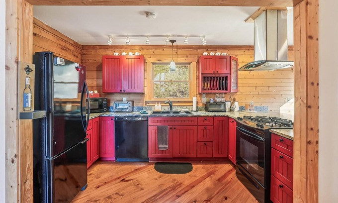 Old Timberline Casa | The perfect place to rest, relax and stay Logged Out!