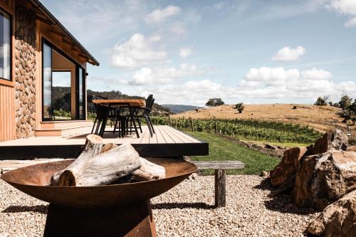 Broadmarsh Villa | The Picker's Hut - Luxury Farm Stay