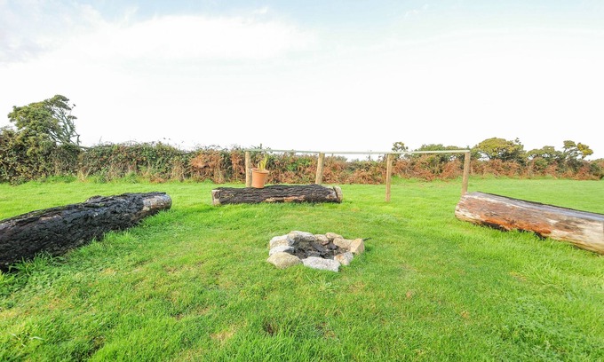 Penryn Casa | THE PIGSTY, character holiday cottage, with a garden in Penryn