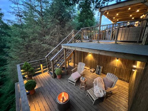 Richmond Casa | The Pines Treehouse at Treetops Hideouts