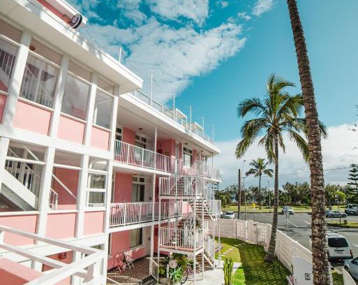 Coolangatta Hotel | The Pink Hotel Coolangatta