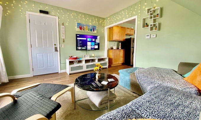 Providence Apartamento | The PVD Penthouse ⭐Near Brown, RISD, College Hill⭐Top Rated Host ⭐Min to Dwntwn