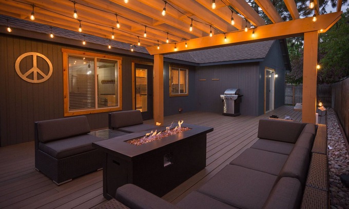 Southwest Bend Casa | The Quails Nest! SW Bend Custom Family Friendly Home ~ Fire pit ~ Pac Man