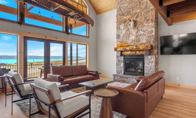 Fish Haven Cabina | The Ranch at Bear Lake | 7BR Lodge w/ Hot Tub, Theater & Reserve Beach