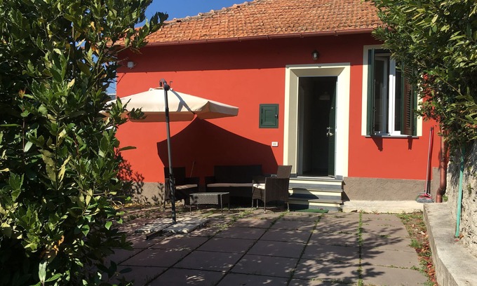 Aurigo Casa | La cabaña roja - la casa roja