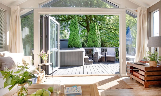 Brayford Chalet De Esquí | The Retreat sleeps 4 guests in 2 bedrooms