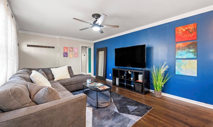 Sylvan Hills Casa | The Rhitreat, 2BR, 10 Min to Downtown & Airport