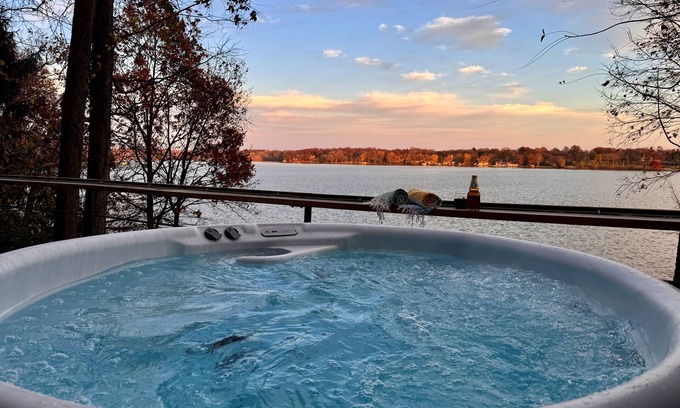Decatur Casa | The Ridge | Lake Front | Hot Tub | Kayak+Pvt Dock