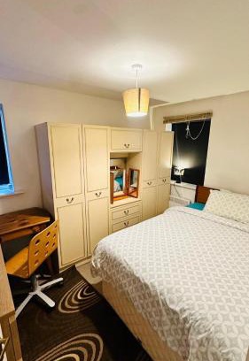 Lewisham Casa | The Right Place. A Fabulous/Cozy Double Room