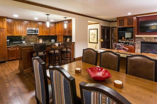 Aspen Casa | The Ritz-Carlton Club, Two-Bedroom WR Residence 2405, Ski-in & Ski-out Resort in Aspen Highlands