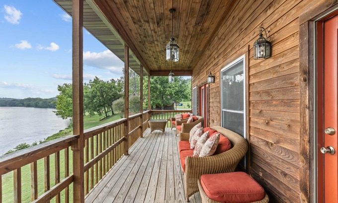Mountain Home Cabina | The River Lodge at Rim Shoals