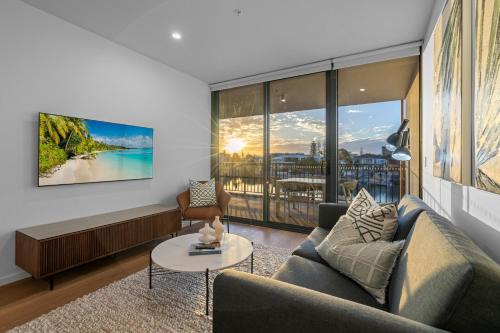 Surfers Paradise Apartamento | The Riverview - Brand New Modern 2BR with King Bed, Parking & Pool