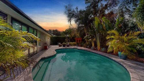 Boyette Springs Casa | The Riverview Estates Sauna And Heated Pool