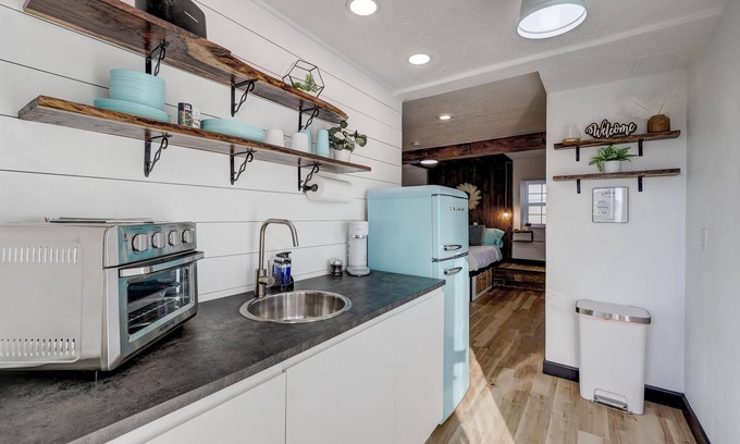 Webb City Apartamento | The Robin's Egg: Downstairs Studio