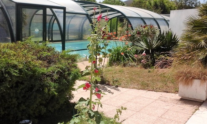 Aytre Cama Y Desayuno | Las rocas BETTY Sands