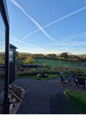 Totnes Cabina | The Roost at Broadgates