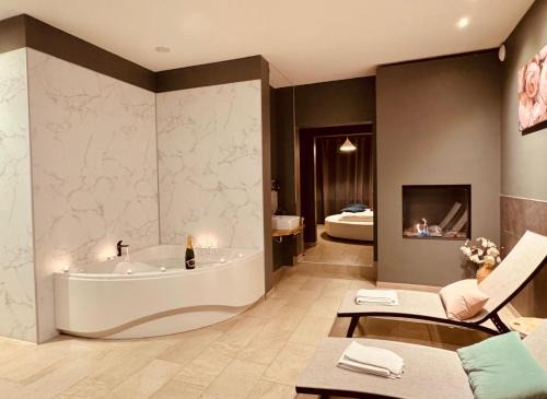 Historical Center Bruges Cama Y Desayuno | The Rose Suites