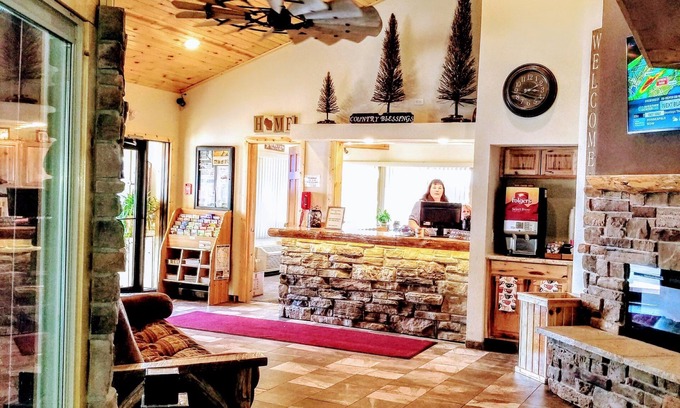 Spring Green Cabina | The Round Barn Lodge